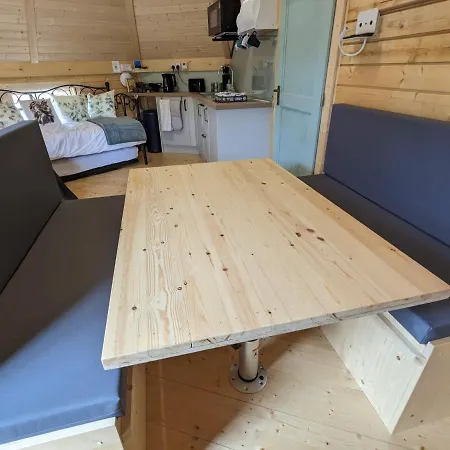 Woods Meadow Luxury Tiny House Nr Diggerland, Kent Hotel West Malling Exterior photo