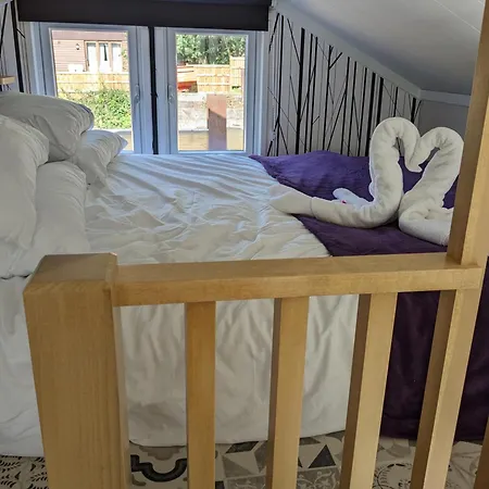 Woods Meadow Luxury Tiny House Nr Diggerland, Kent Hotel West Malling Exterior photo