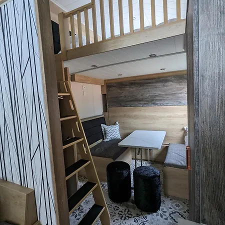 Woods Meadow Luxury Tiny House Nr Diggerland, Kent Hotel West Malling Exterior photo