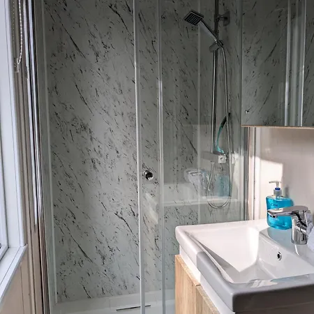 Woods Meadow Luxury Tiny House Nr Diggerland, Kent Hotel West Malling Exterior photo