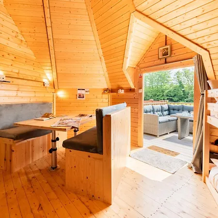 A Selection Of Countryside Lodges, Hot Tub, Fire Pits, Chidrens Play Area, Free Private Parking, Valley Views, Surrounded By Nature - A Peaceful Retreat For Everyone! West Malling Exterior photo