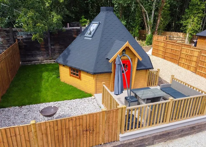 Woods Meadow Luxury Tiny House Nr Diggerland, Kent