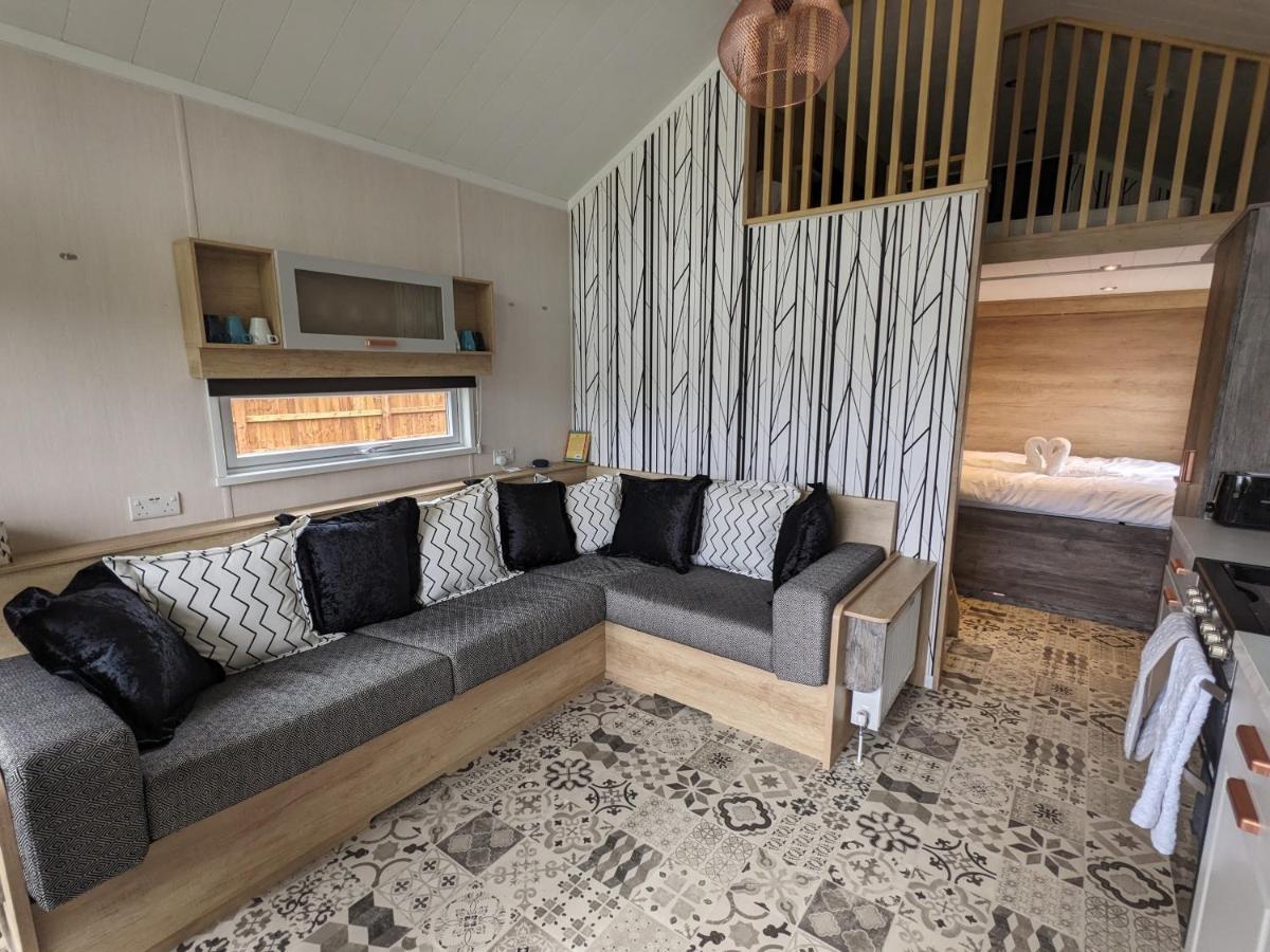 Woods Meadow Luxury Tiny House Nr Diggerland, Kent West Malling