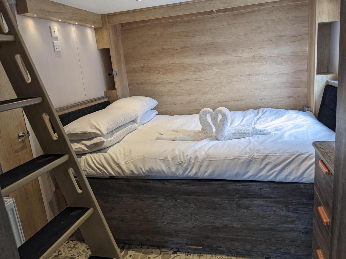 Woods Meadow Luxury Tiny House Nr Diggerland, Kent West Malling