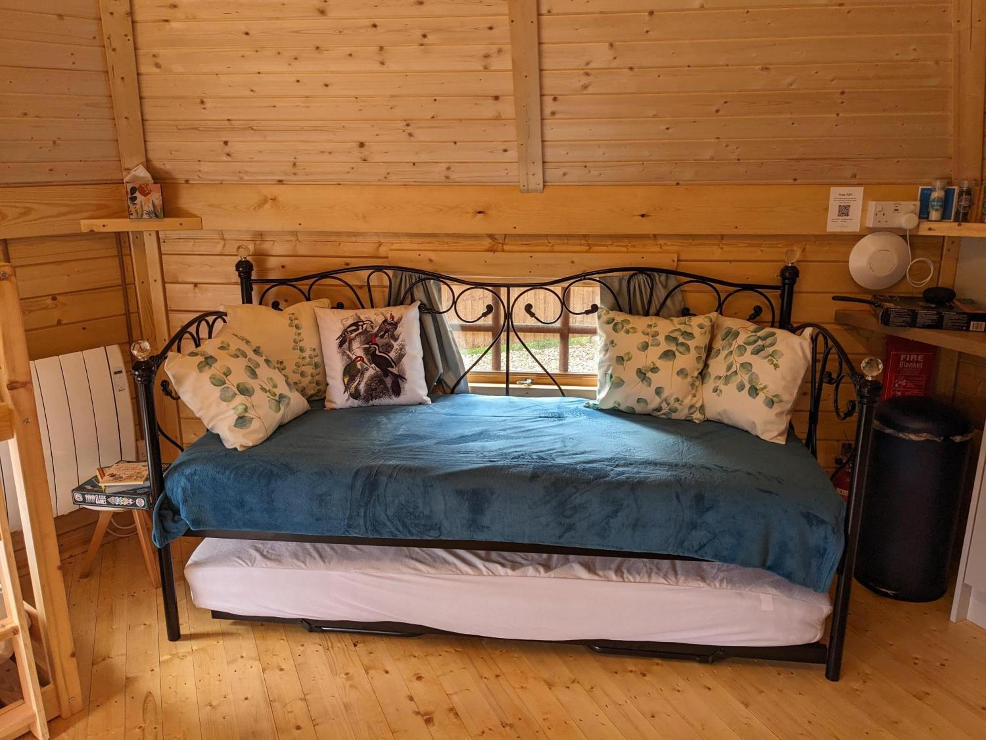 Woods Meadow Luxury Tiny House Nr Diggerland, Kent Campsite
