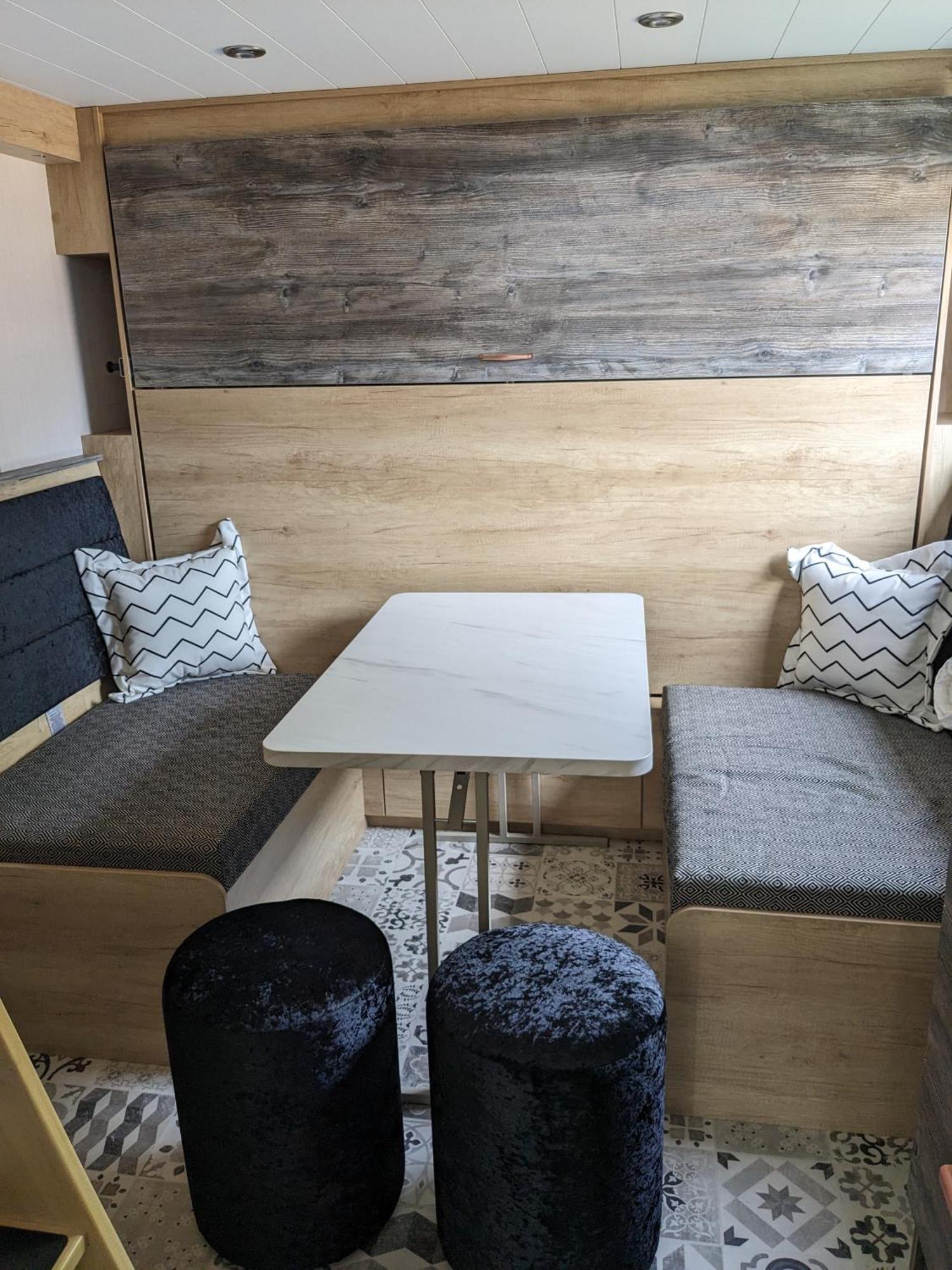 Campsite Woods Meadow Luxury Tiny House Nr Diggerland, Kent *