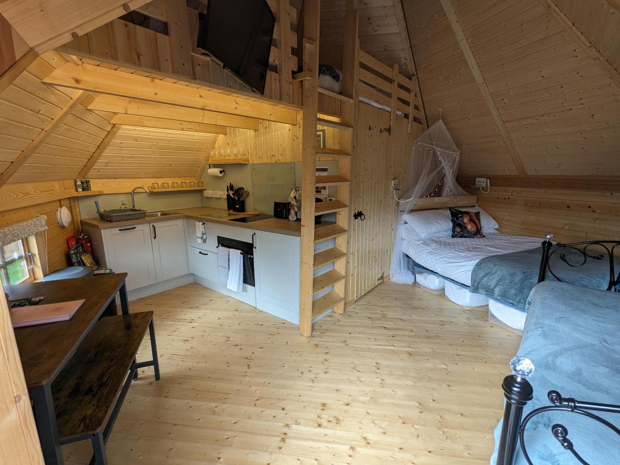 Campsite Woods Meadow Luxury Tiny House Nr Diggerland, Kent West Malling