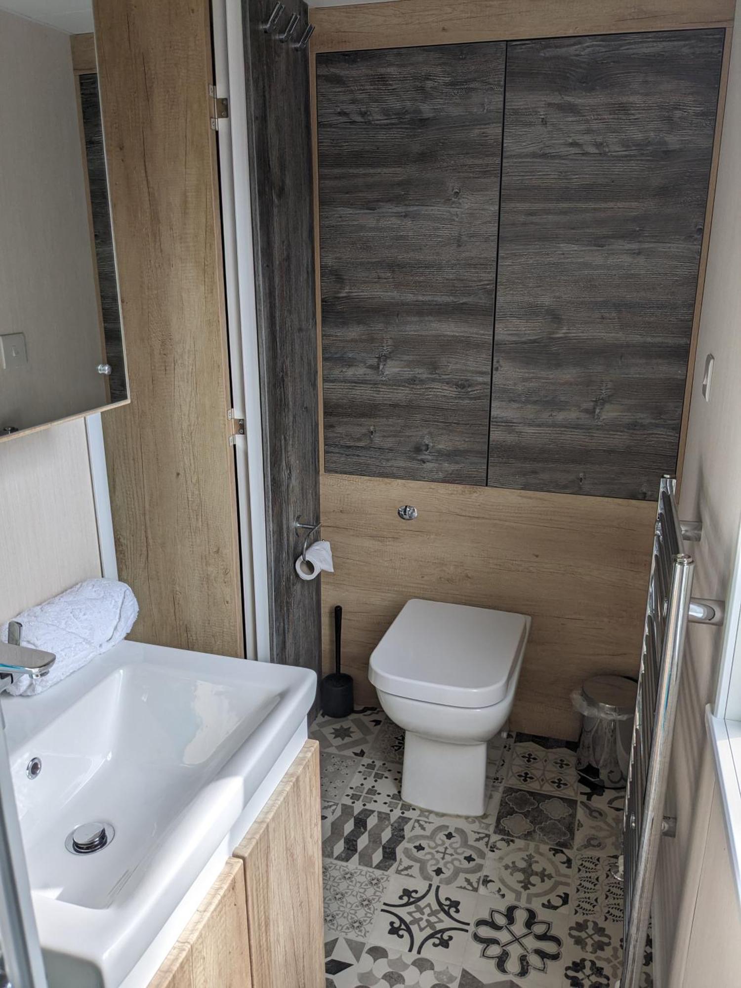 Woods Meadow Luxury Tiny House Nr Diggerland, Kent West Malling